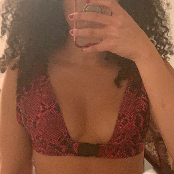 Super sexy red snakeskin bikini - Picture 5 of 7